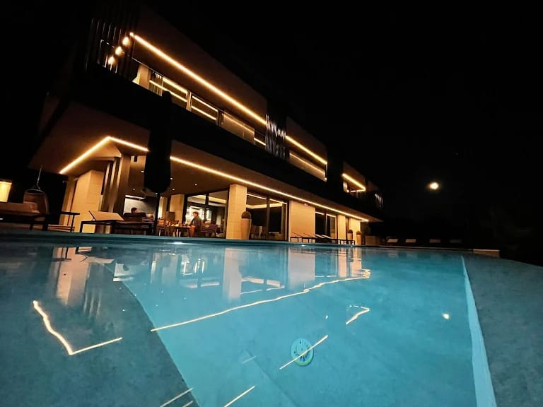 Villa Moderna – Exclusive Hanglage